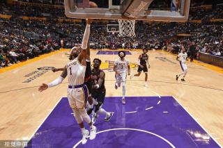 以崭新的姿 以崭新的姿